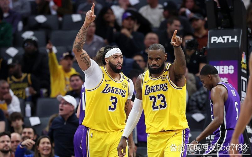 湖人对勇士4月4日常规赛精彩回顾 湖人对勇士4月4日常规赛精彩回顾