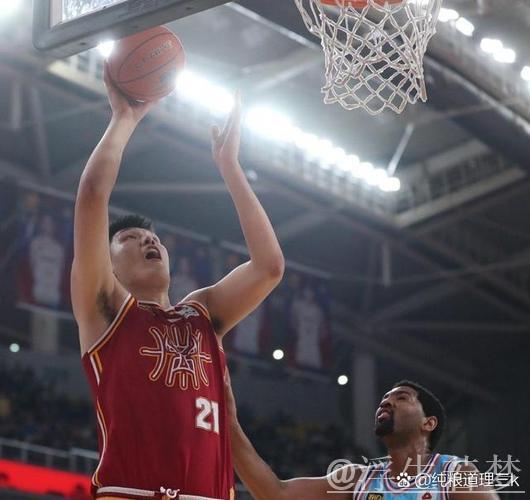 布彭扎巧妙断球助攻 童磊精彩推射得分 布彭扎巧妙断球助攻 童磊精彩推射得分